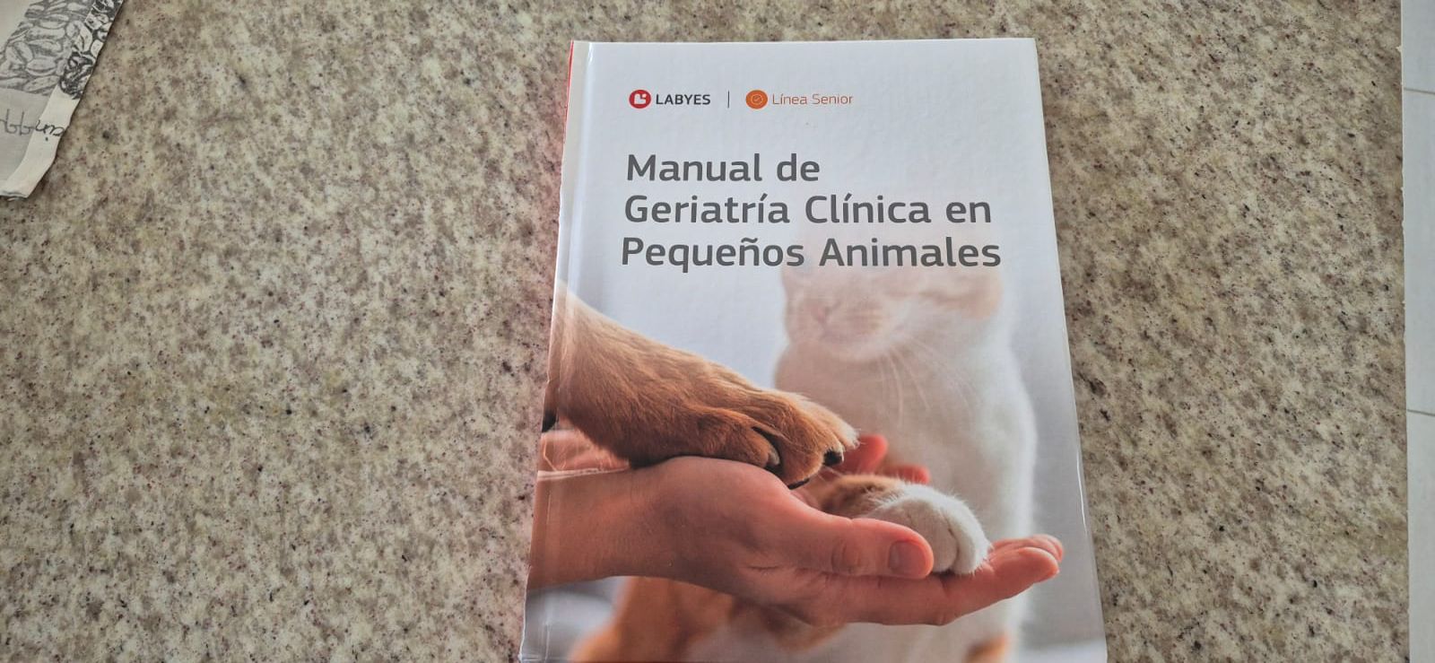 Mentor da Faculdade Qualittas representa a Oncologia Veterinária Brasileira em livro internacional