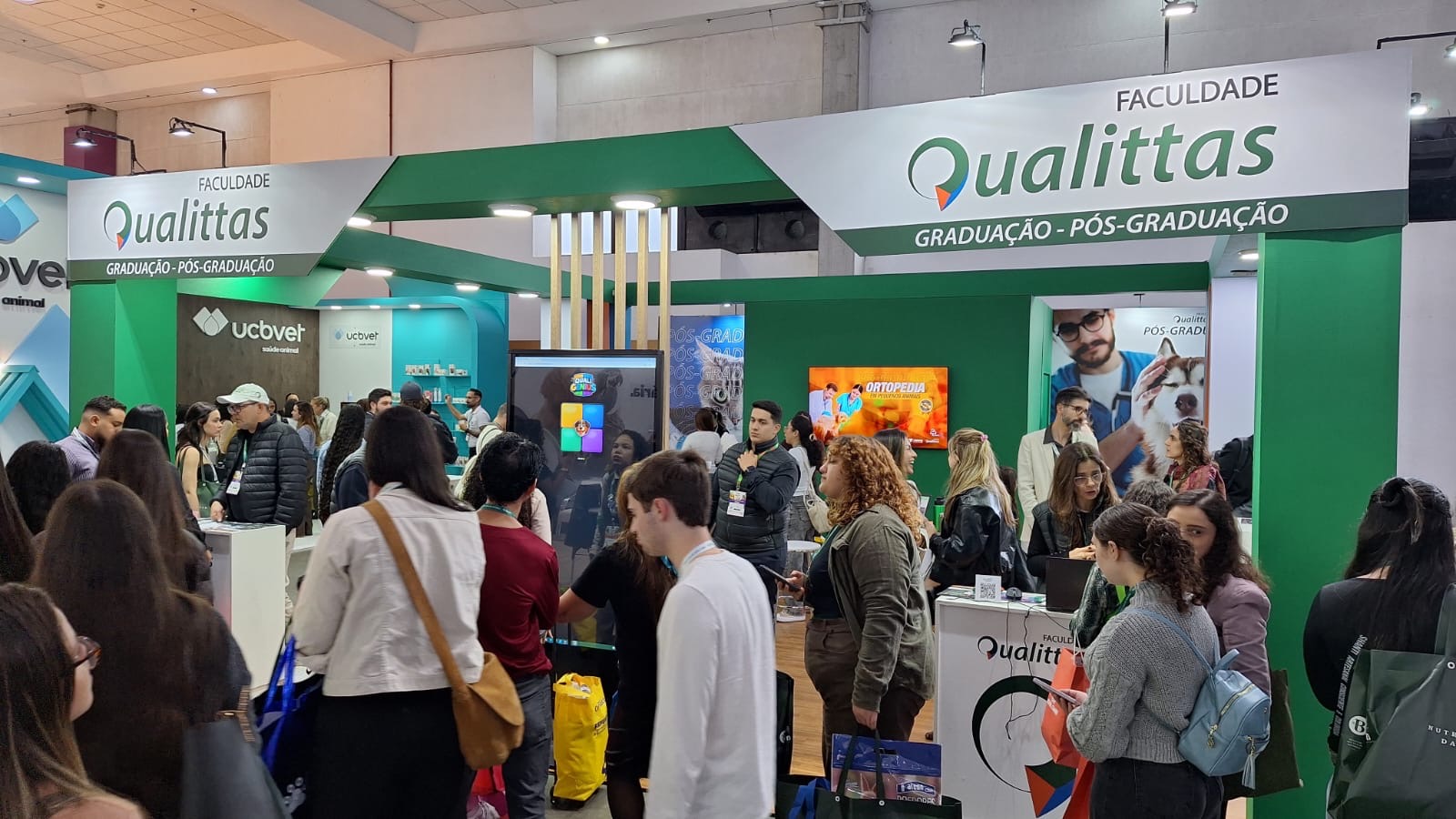 Faculdade Qualittas leva programação científica exclusiva ao Medvep 2026, lota salas de palestras e reforça protagonismo na educação veterinária