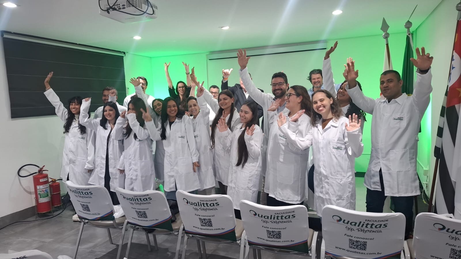 Quarta turma de Medicina Veterinária da Qualittas inicia trajetória acadêmica com a tradicional Cerimônia do Jaleco
